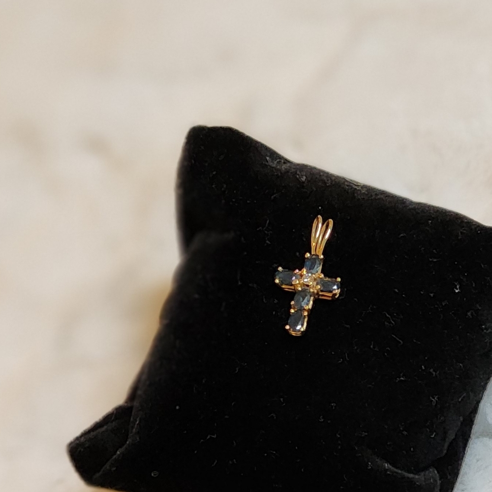 Sapphire Cross Pendant with one accent diamond, 14k gold - Picture 4 of 6